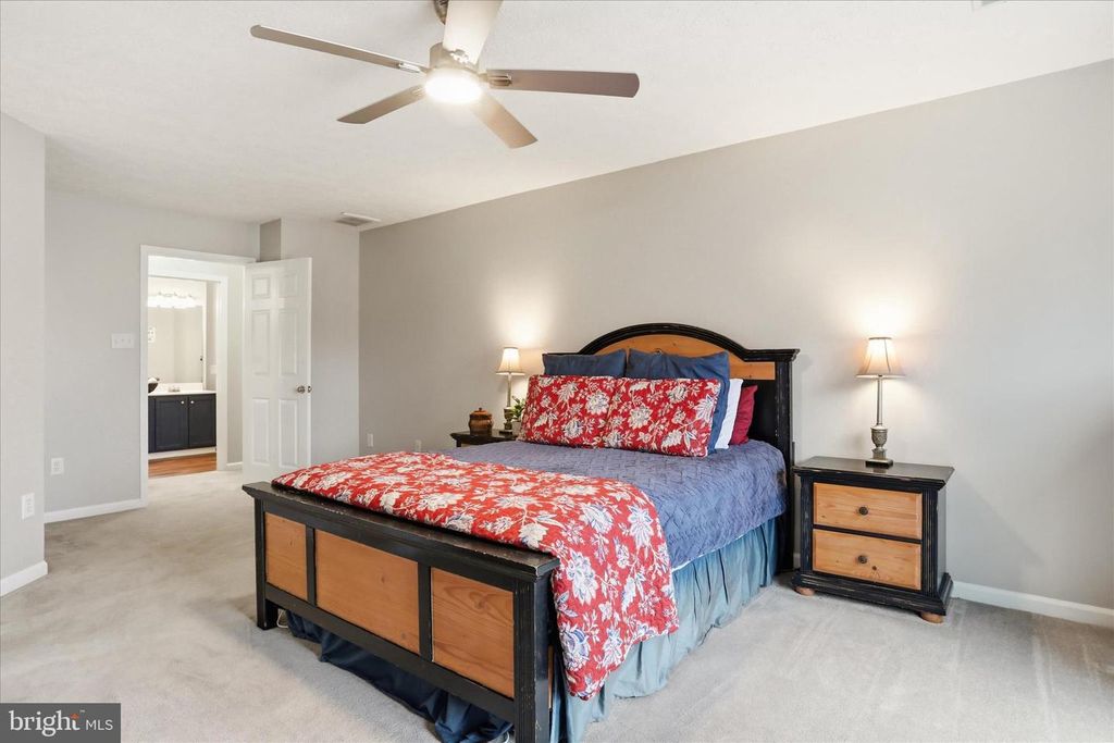 Image 21 of property listing at 4908 SHELBURNE CT, Jefferson, MD 21755