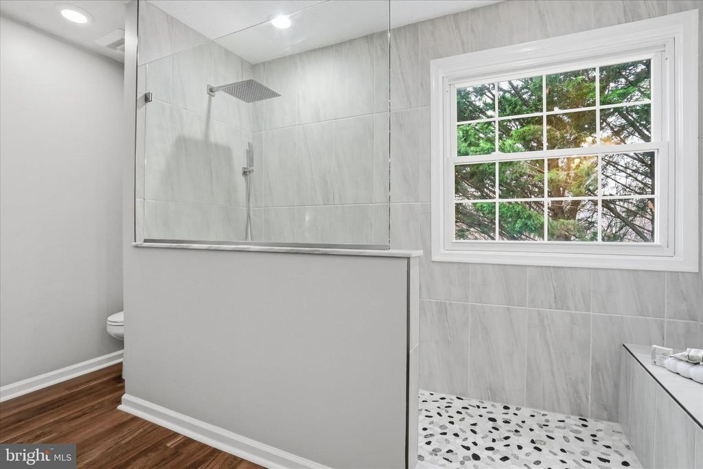 Image 24 of property listing at 4908 SHELBURNE CT, Jefferson, MD 21755