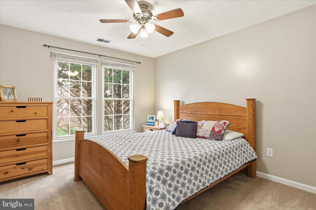 Image 26 of property listing at 4908 SHELBURNE CT, Jefferson, MD 21755