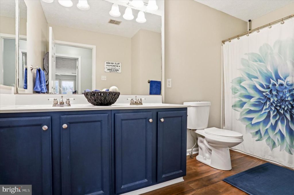 Image 28 of property listing at 4908 SHELBURNE CT, Jefferson, MD 21755