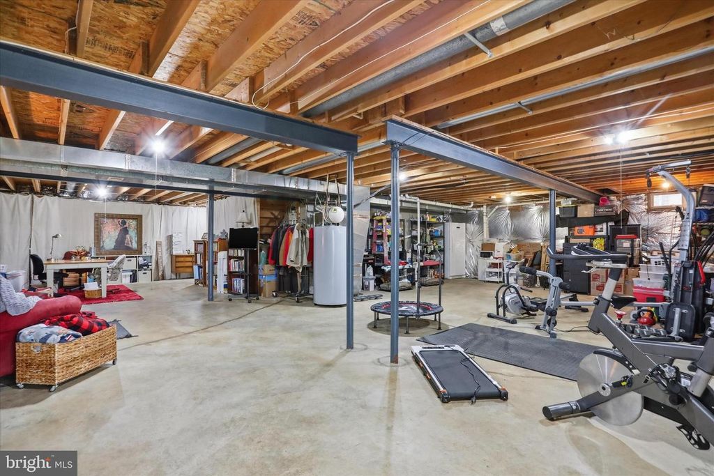 Image 36 of property listing at 4908 SHELBURNE CT, Jefferson, MD 21755