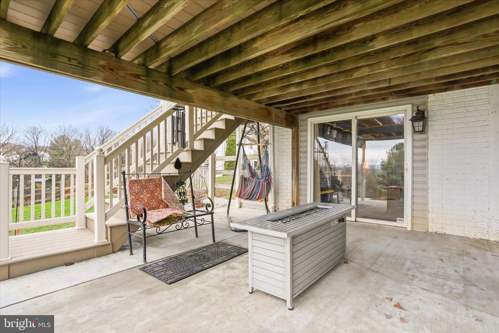 Image 37 of property listing at 4908 SHELBURNE CT, Jefferson, MD 21755