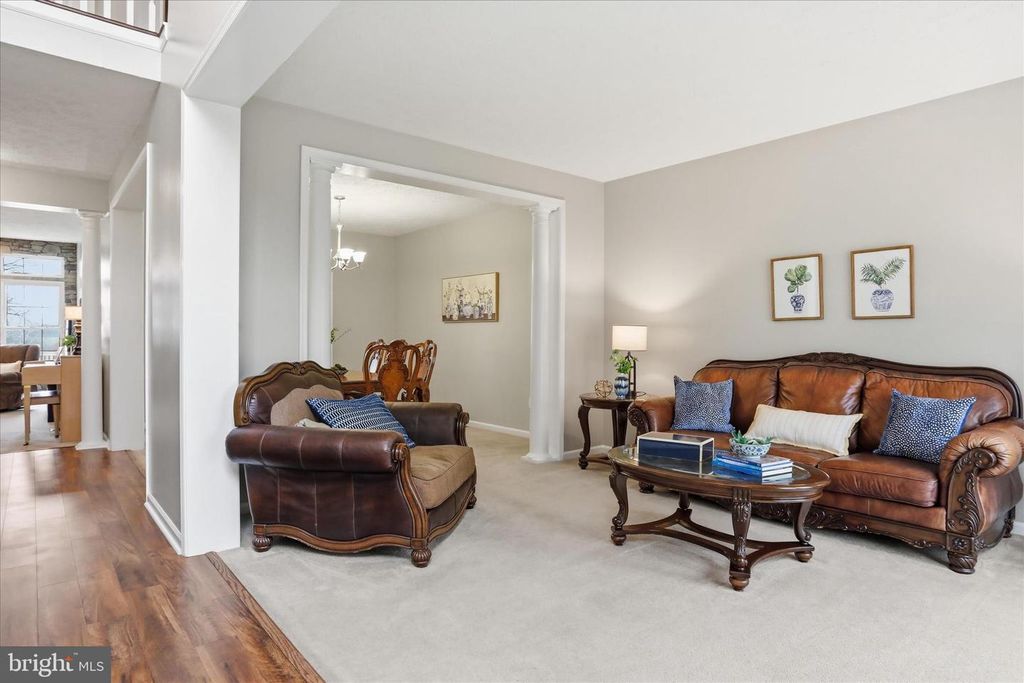 Image 4 of property listing at 4908 SHELBURNE CT, Jefferson, MD 21755