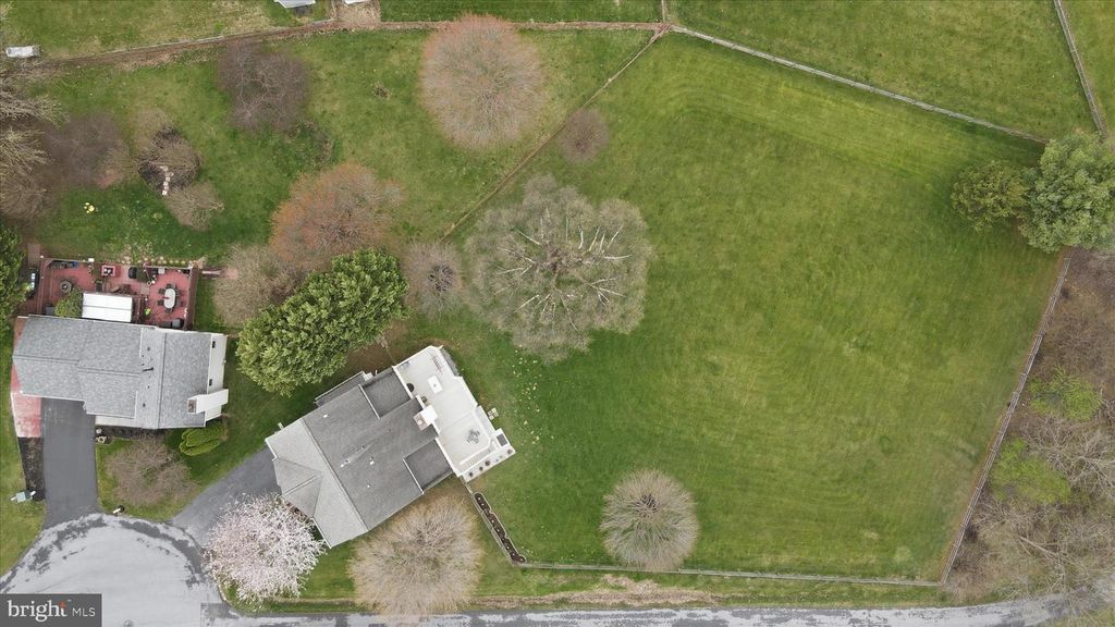 Image 45 of property listing at 4908 SHELBURNE CT, Jefferson, MD 21755