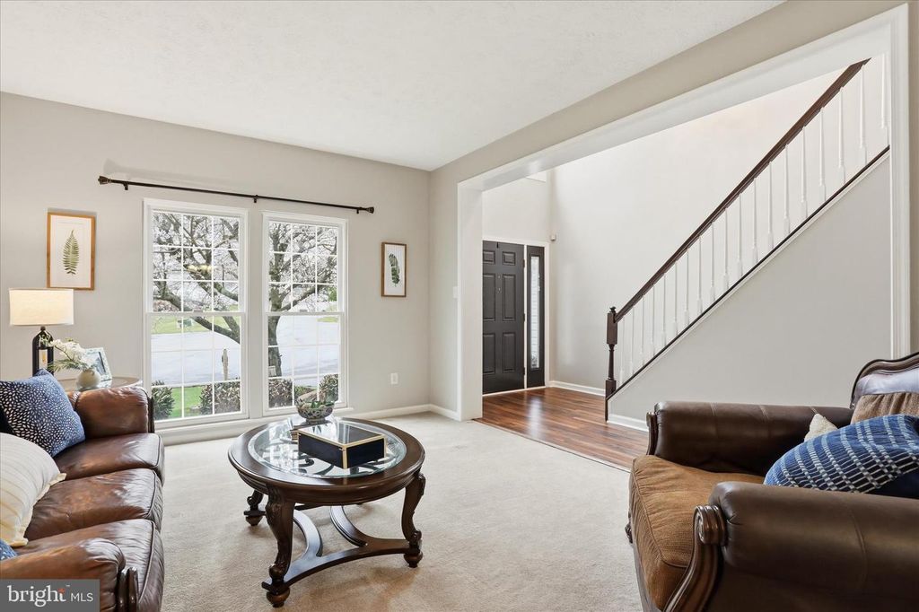 Image 5 of property listing at 4908 SHELBURNE CT, Jefferson, MD 21755