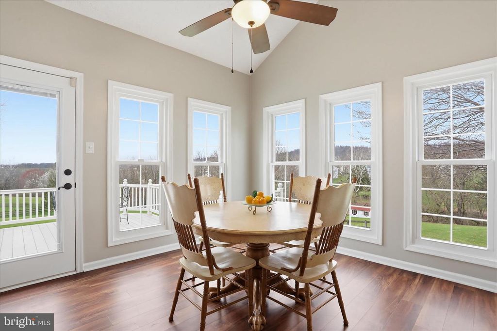 Image 8 of property listing at 4908 SHELBURNE CT, Jefferson, MD 21755