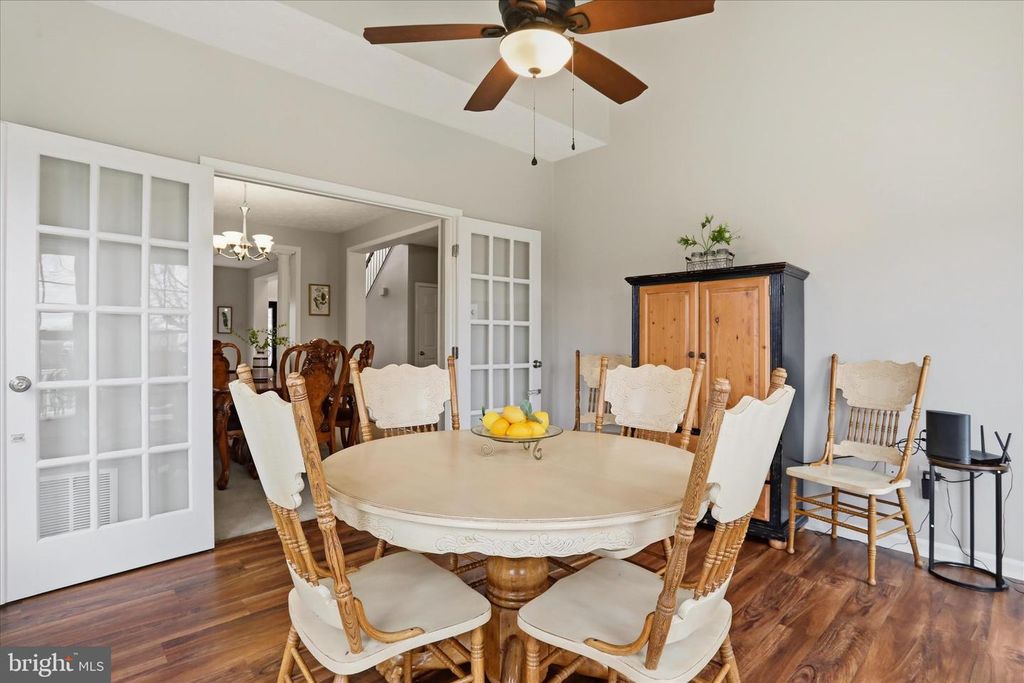 Image 9 of property listing at 4908 SHELBURNE CT, Jefferson, MD 21755