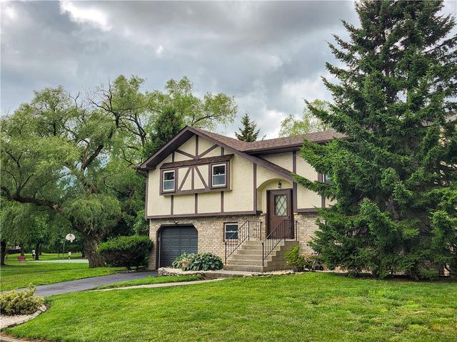 1916 Molinaro Drive, Allentown City, PA 18104