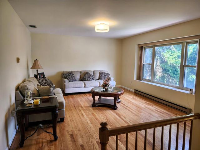 1916 Molinaro Drive, Allentown City, PA 18104