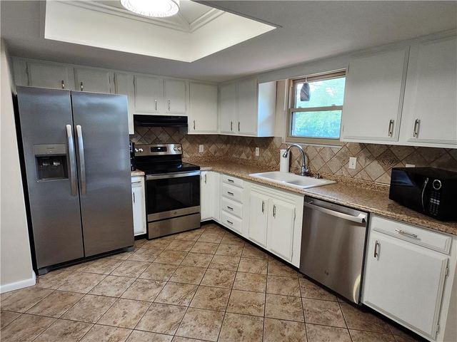 1916 Molinaro Drive, Allentown City, PA 18104