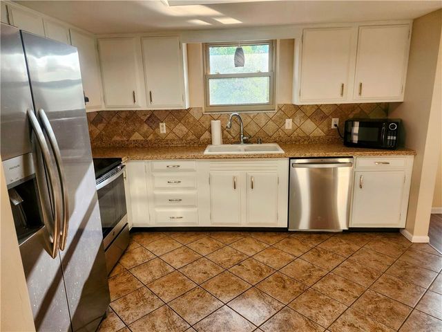 1916 Molinaro Drive, Allentown City, PA 18104