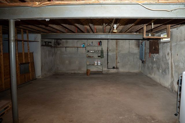 159 Roy, Springfield, MA 01104