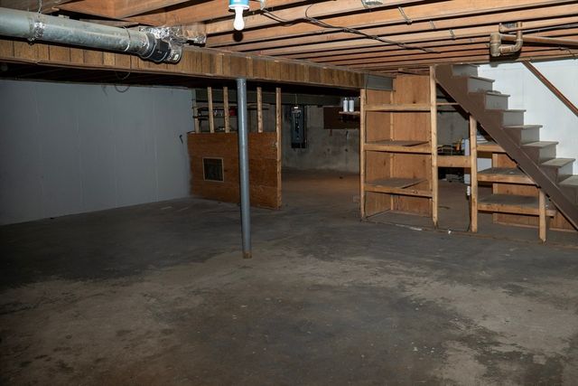 159 Roy, Springfield, MA 01104