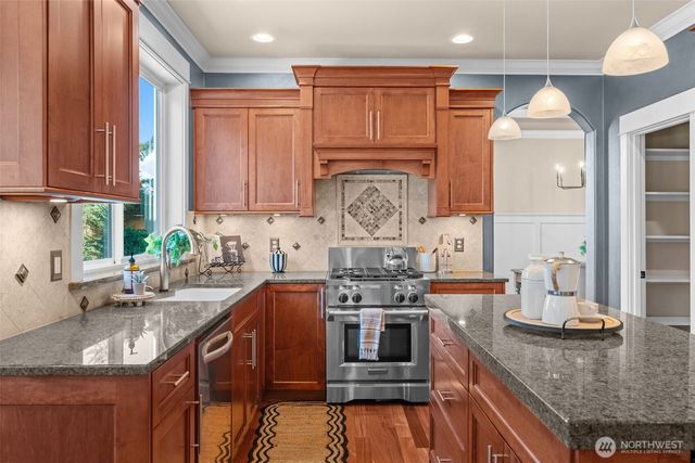 904 7th Court, Fox Island, WA 98333