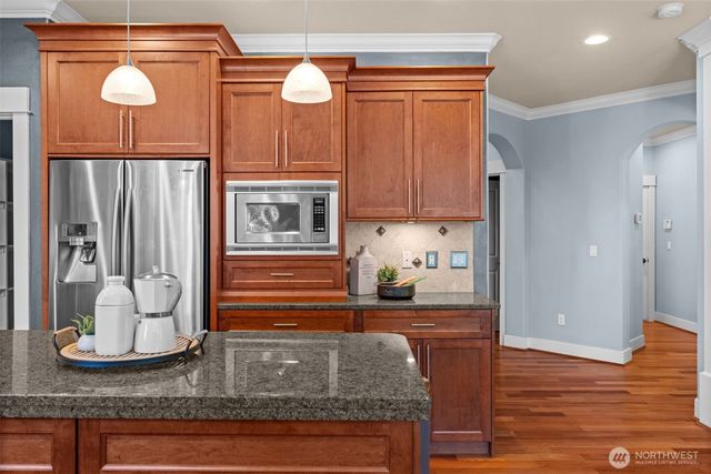 904 7th Court, Fox Island, WA 98333