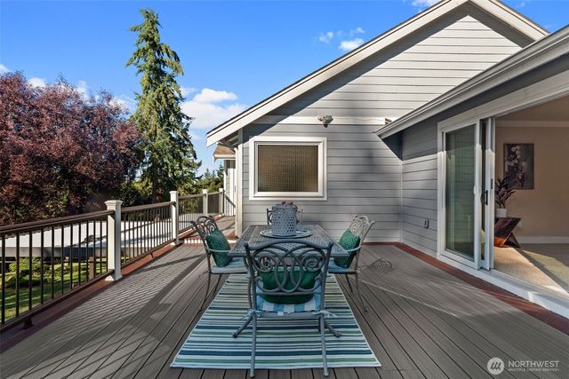 904 7th Court, Fox Island, WA 98333
