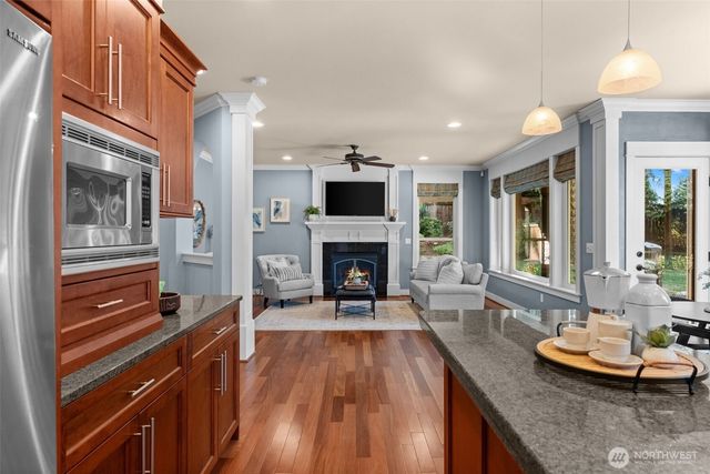 904 7th Court, Fox Island, WA 98333
