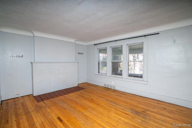 16155 Trinity Street, Detroit, MI 48219