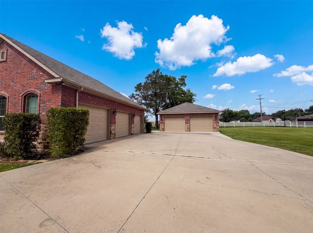 8580 Cedar Creek Lane, Greenville, TX 75402