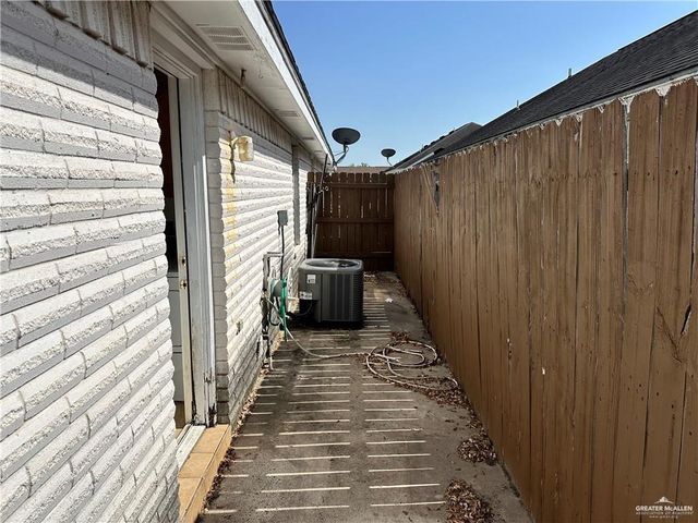 613 La Mancha Drive, Edinburg, TX 78541