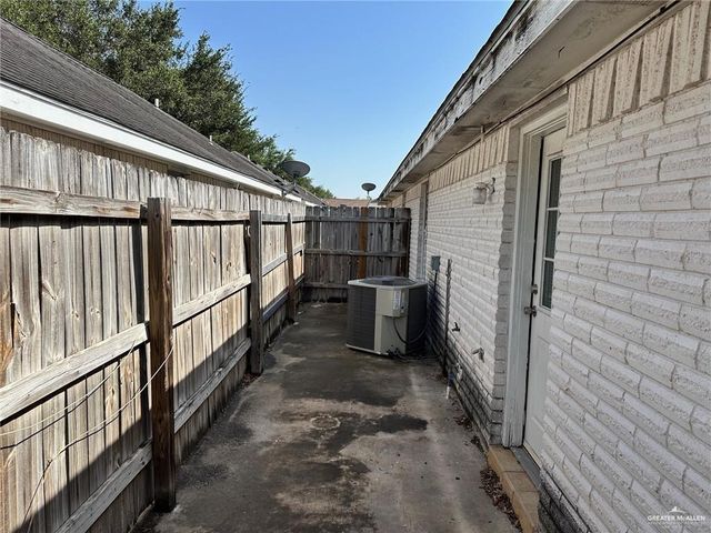 613 La Mancha Drive, Edinburg, TX 78541