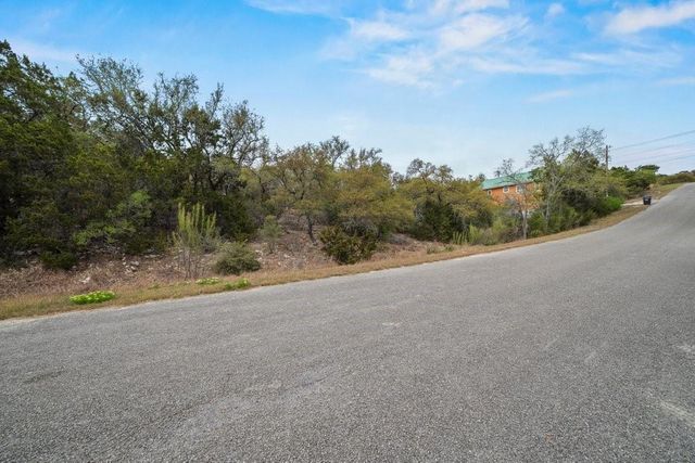 1040 Summit Bluff, Canyon Lake, TX 78133