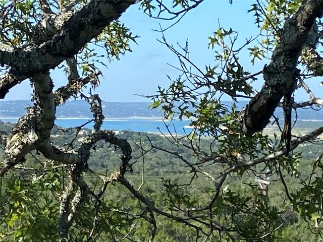 1040 Summit Bluff, Canyon Lake, TX 78133