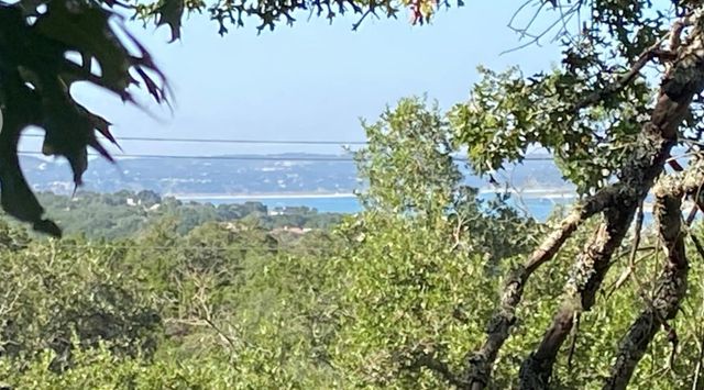 1040 Summit Bluff, Canyon Lake, TX 78133