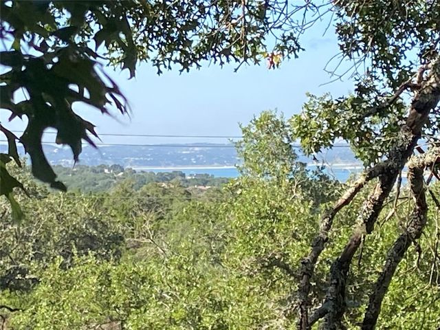 1040 Summit Bluff, Canyon Lake, TX 78133
