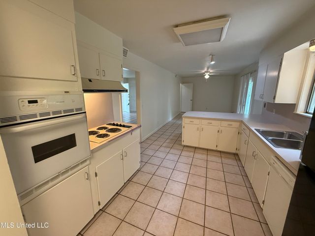 1632 Winchester Street, Jackson, MS 39211