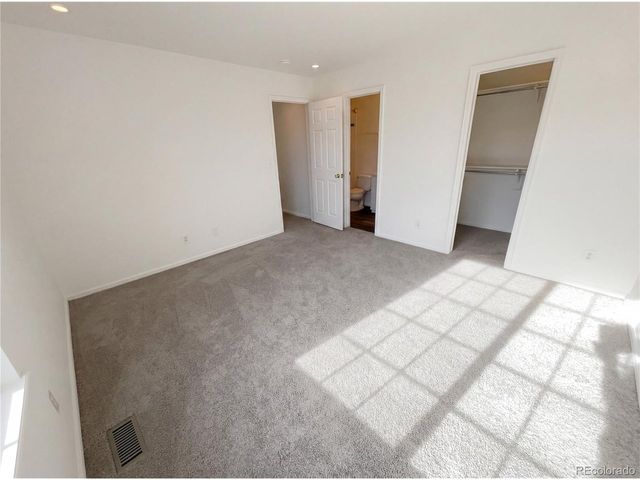 12113 E 2nd Dr, Aurora, CO 80011