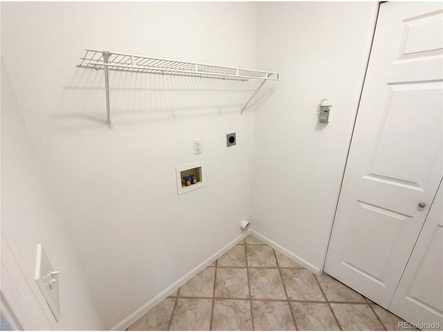 12113 E 2nd Dr, Aurora, CO 80011