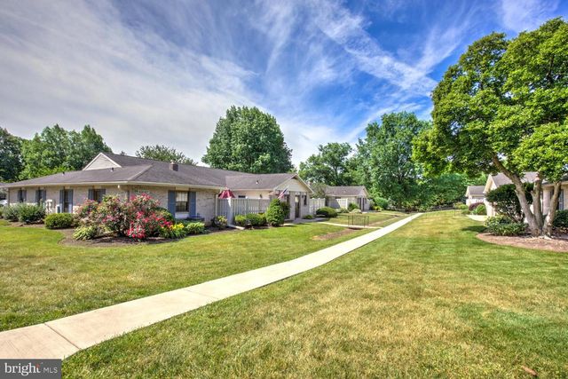 425 VALLEYBROOK DR, Lancaster, PA 17601