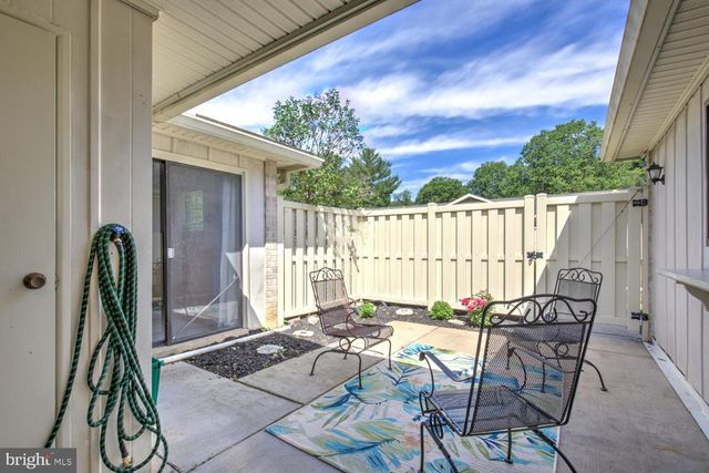 425 VALLEYBROOK DR, Lancaster, PA 17601