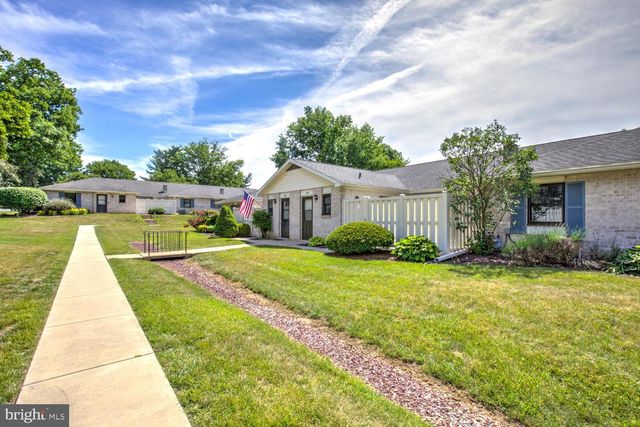 425 VALLEYBROOK DR, Lancaster, PA 17601
