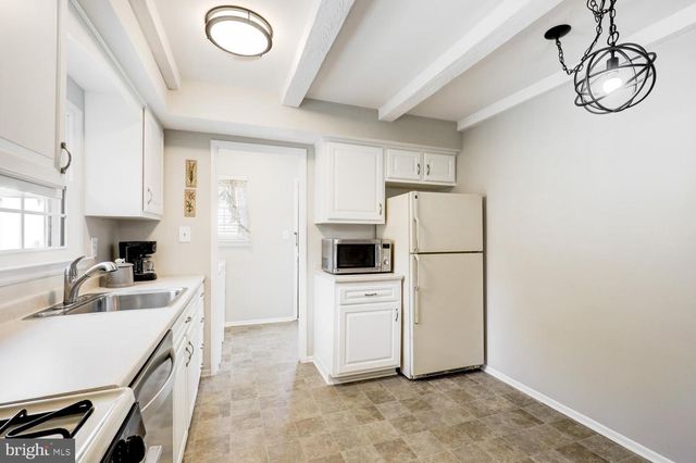 425 VALLEYBROOK DR, Lancaster, PA 17601