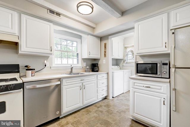 425 VALLEYBROOK DR, Lancaster, PA 17601