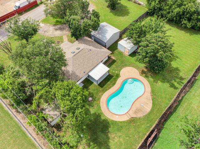 315 Burney Lane, Red Oak, TX 75154