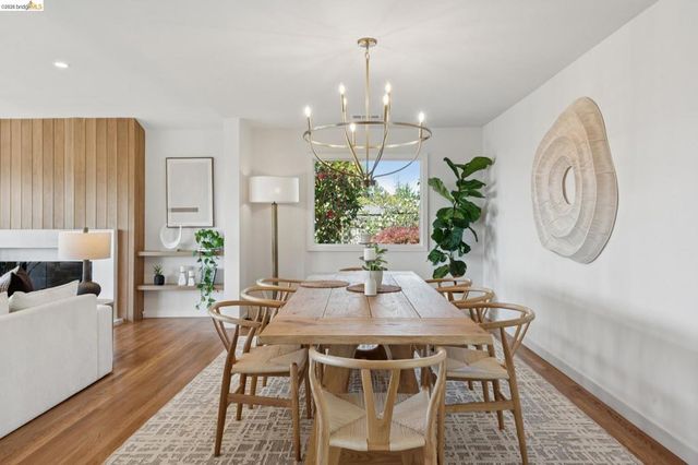 246 Pershing Dr, Oakland, CA 94611