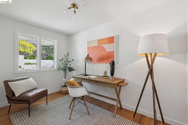 246 Pershing Dr, Oakland, CA 94611