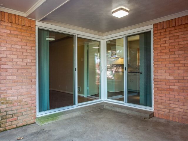 6327 Town Hill Lane, Dallas, TX 75214