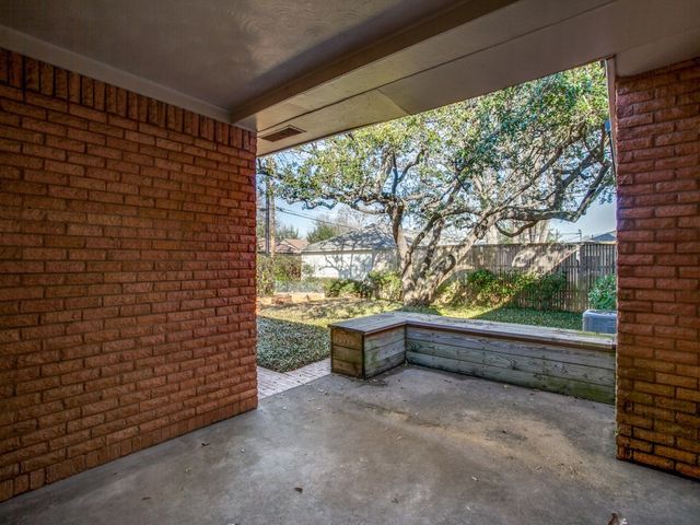 6327 Town Hill Lane, Dallas, TX 75214