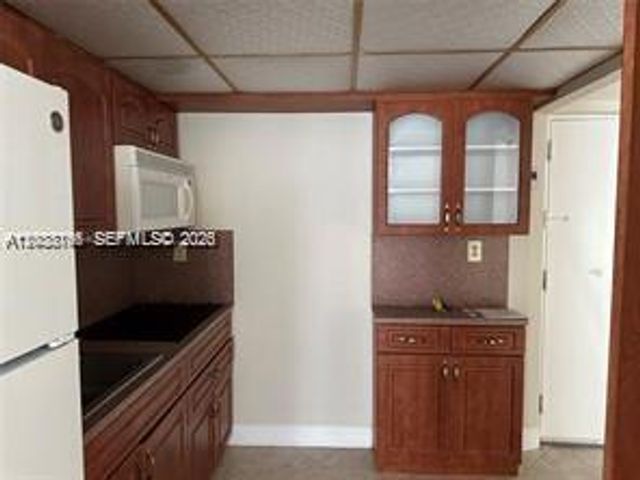 17570 Atlantic Boulevard 407, Sunny Isles Beach, FL 33160