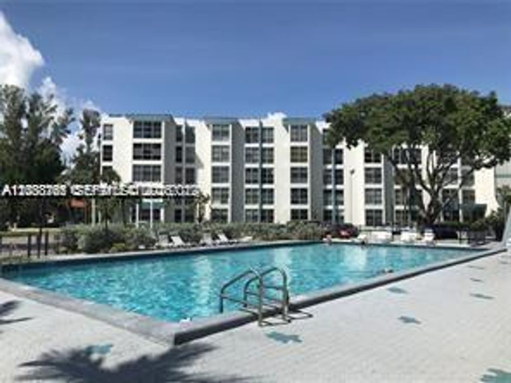 17570 Atlantic Boulevard 407, Sunny Isles Beach, FL 33160