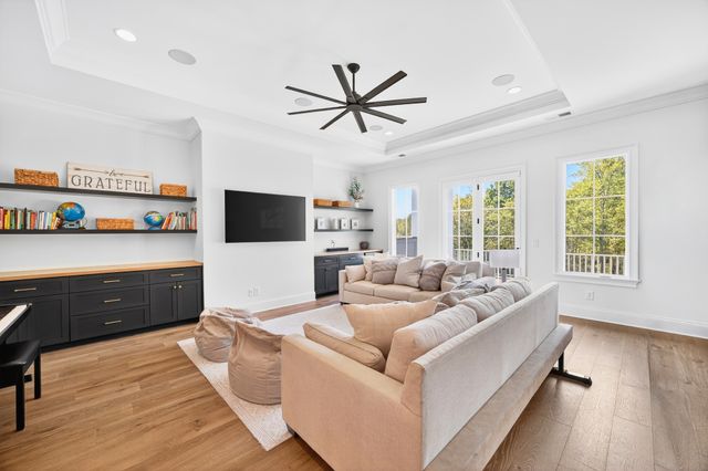 9307 Double Run Ct, College Grove, TN 37046