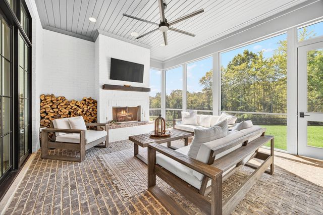 9307 Double Run Ct, College Grove, TN 37046