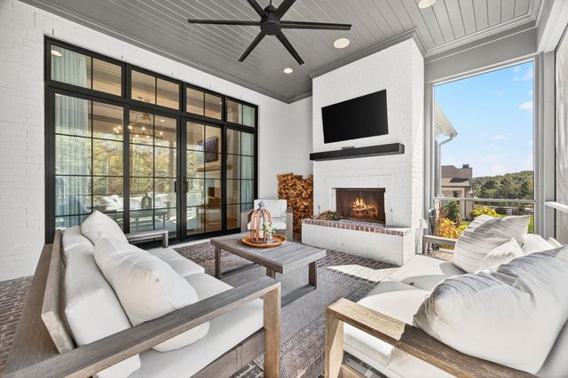 9307 Double Run Ct, College Grove, TN 37046