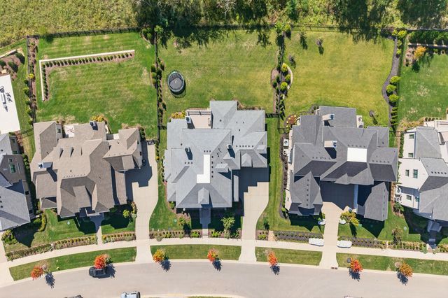 9307 Double Run Ct, College Grove, TN 37046