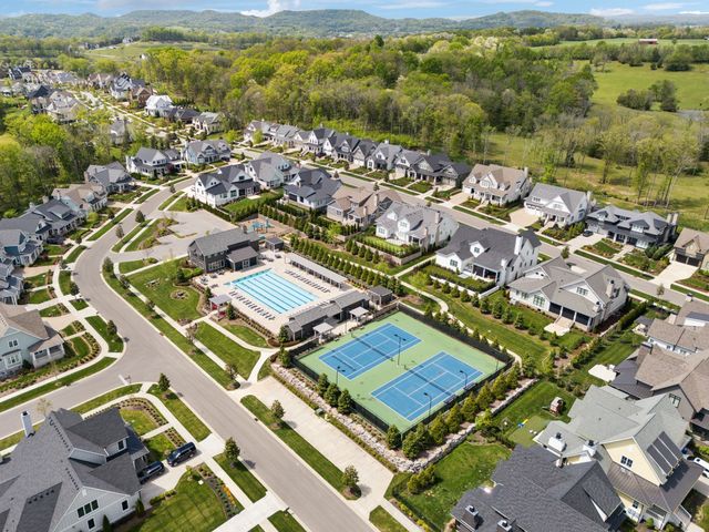 9307 Double Run Ct, College Grove, TN 37046