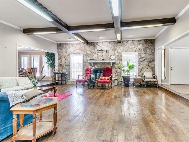 8101 Brownsville Lane, Bethany, OK 73008